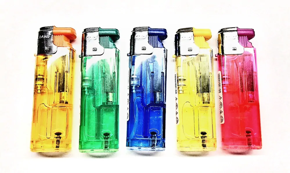Zapalovač QiiM Turbo 472 transparent, plnící, 1ks