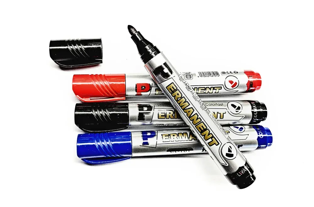 QiiM CL-101 Barevné Voděodolné Fixy, Sada 4 ks, Multipovrchové, Kulatý Hrot