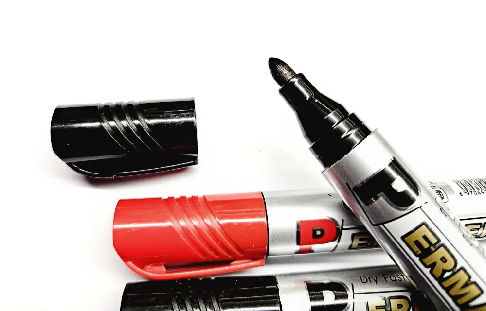 QiiM CL-101 Barevné Voděodolné Fixy, Sada 4 ks, Multipovrchové, Kulatý Hrot