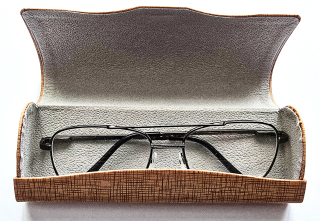 Pouzdro na dioptrické brýle Ideka LG22662 DELUXE, polstrované, magnetické zapínání